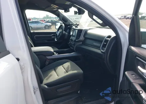 2022 Ram 1500 Big Horn Quad Cab 4X4 6'4 Box из США, поврежденный, VIN 1C6SRFBT4NN138523